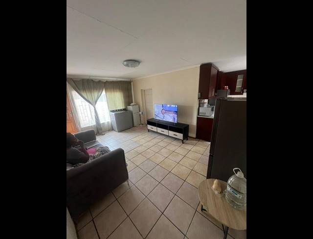 3 BEDROOM PROPERTY TO RENT IN PENINA PARK